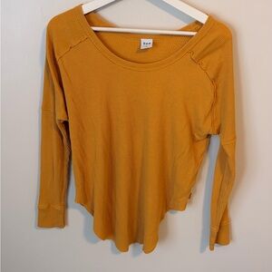 Aritzia TNA Mustard Waffle Top